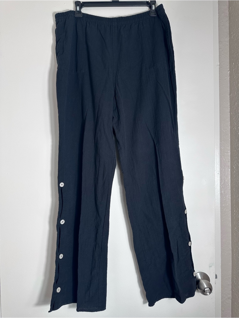 Black Relaxed Cotton Pants Button-Accent